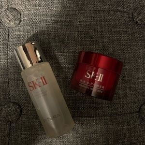 SK-II essence and power cream